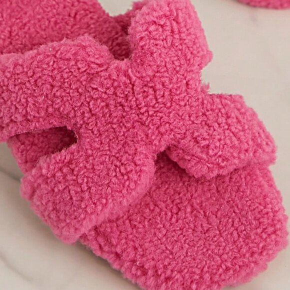 Hot Pink Fuzzy plush slide sandals - Picture 4 of 4